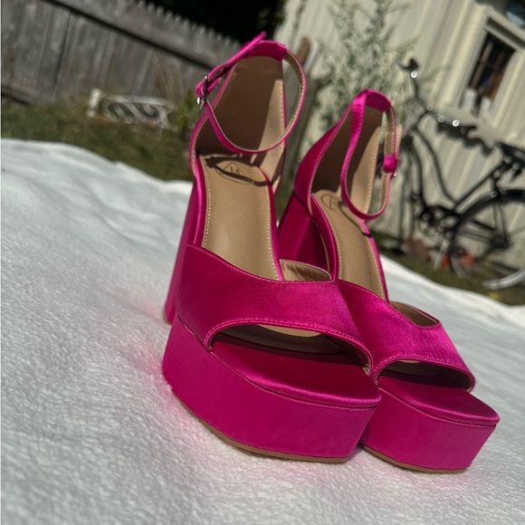 Missguided Pink Platform Pumps - Picture 2 of 6